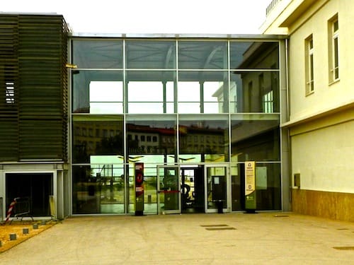 Photo of the entrance of the Aquarium in Livorno